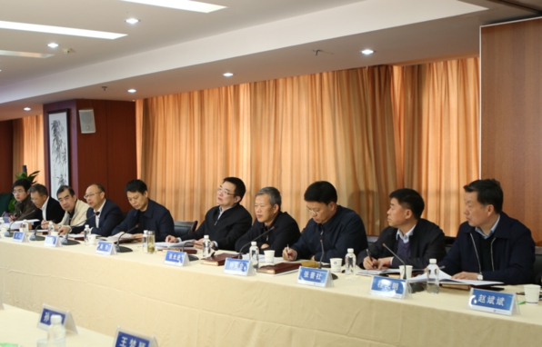 8.听取工作汇报幼(1) - 全能看图王.jpg
