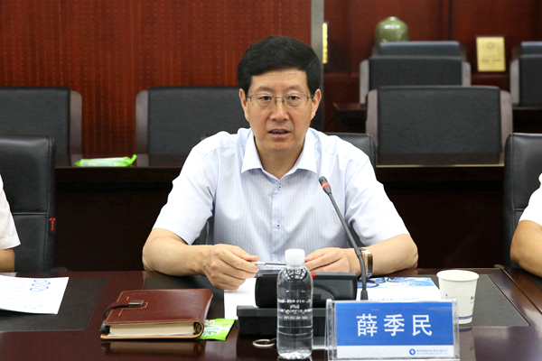 董事长_副本.jpg 董事长_副本.jpg