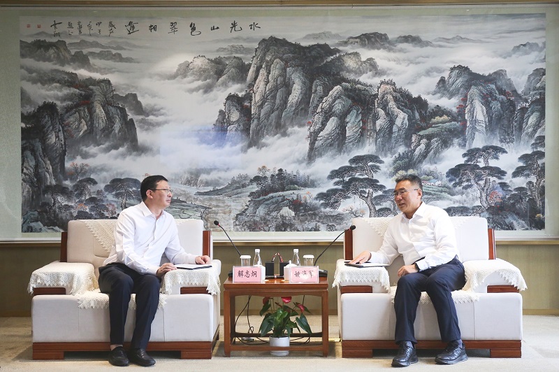 041693790615447383.jpg 9月1日 公司党委副书记、总裁解志炯一行赴西咸新区沣东新城发展座谈互换.jpg