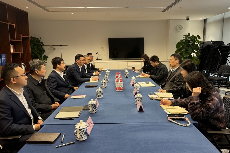 291711674931919206.jpg 3月27日 公司党委书记、董事长姚卫东带队造访中国信任业协会党委书记刘峰.jpg