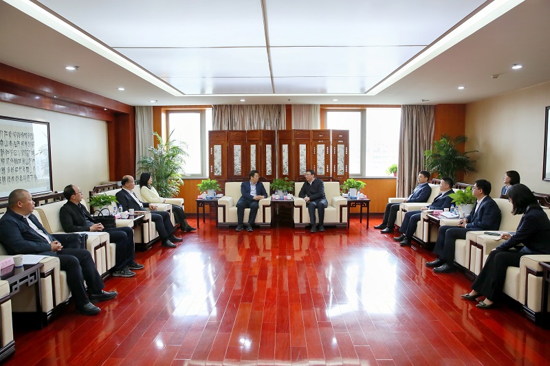 111712798214482203.jpg 4月10日 公司党委副书记、总裁解志炯会见咸阳市副市长程文杰一行.jpg